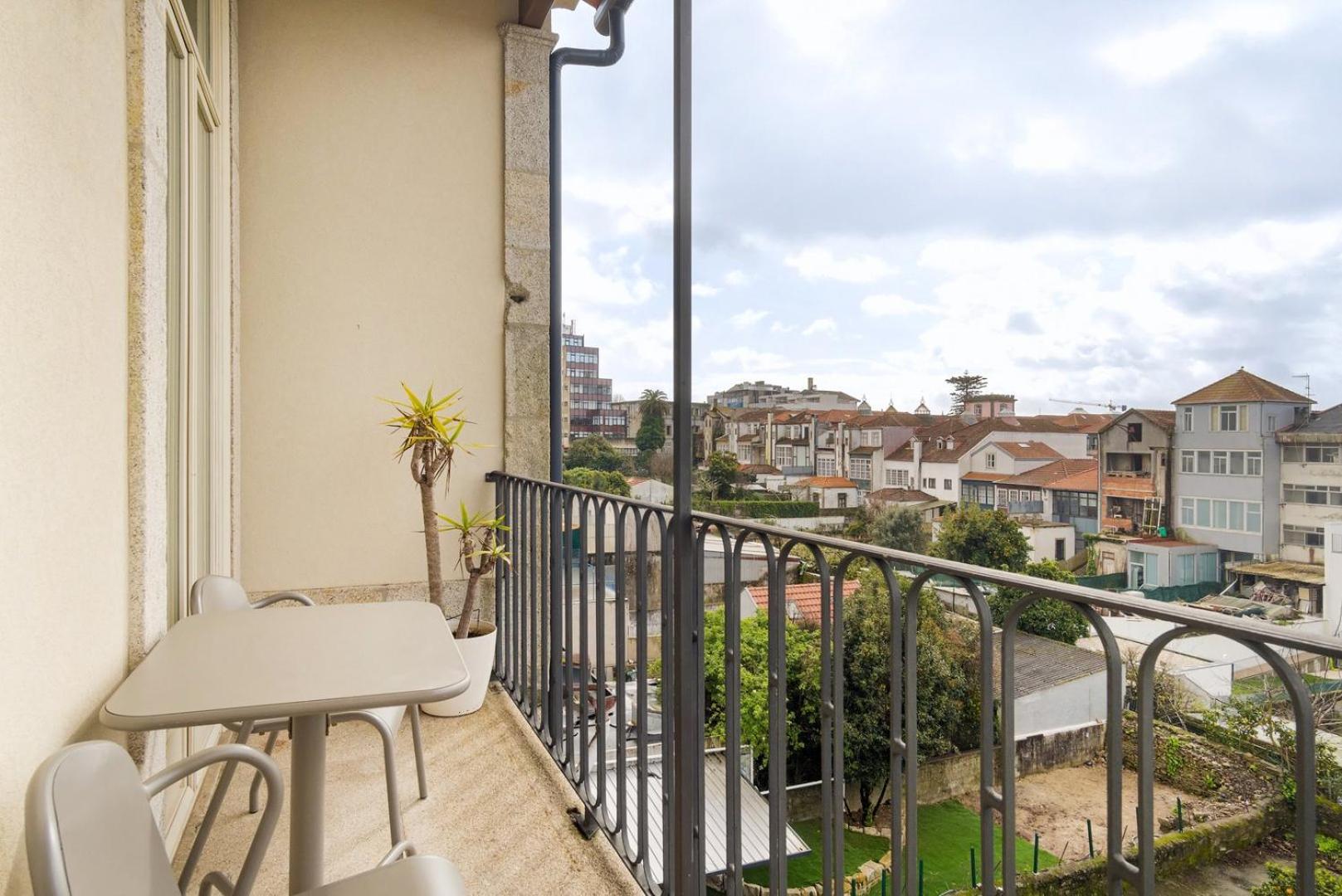 Апартаменти Guestready - Urban Oasis With Private Balcony Порту Екстер'єр фото